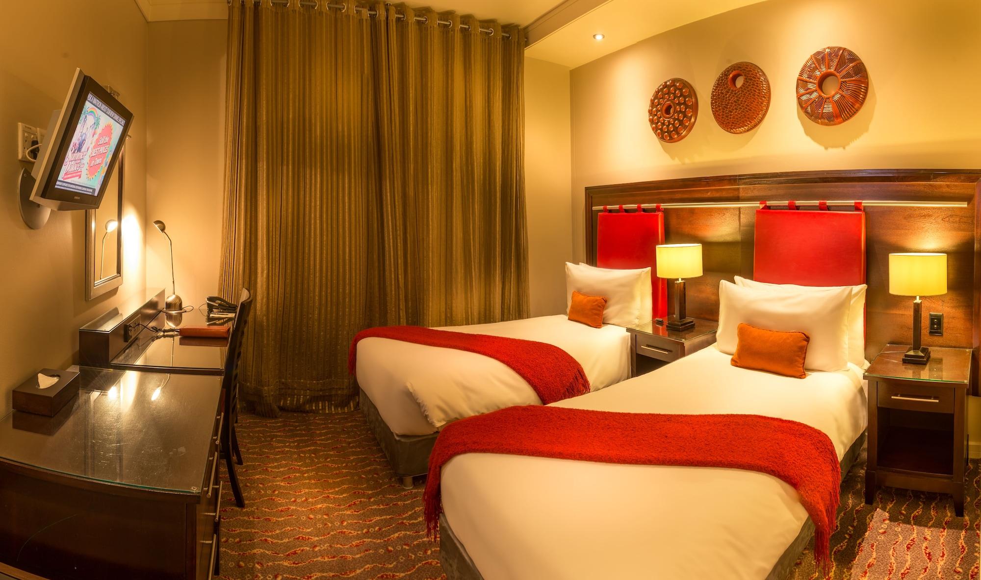 เพียร์มอนต์ มนดัวร์ แอท เอ็มเพอเรอร์ พาเลซ โยฮันเนสเบิร์ก Hotel เคมป์ตัน พาร์ค ภายนอก รูปภาพ