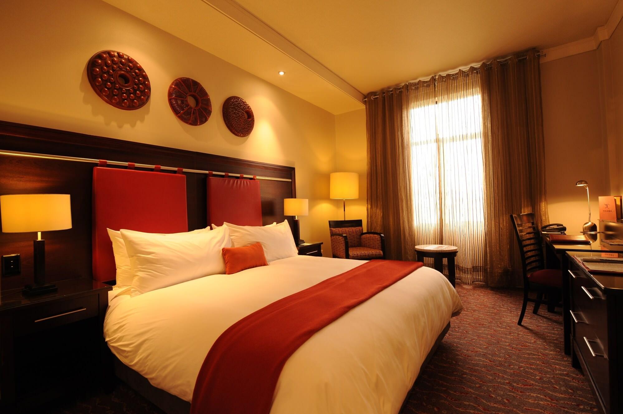 เพียร์มอนต์ มนดัวร์ แอท เอ็มเพอเรอร์ พาเลซ โยฮันเนสเบิร์ก Hotel เคมป์ตัน พาร์ค ภายนอก รูปภาพ