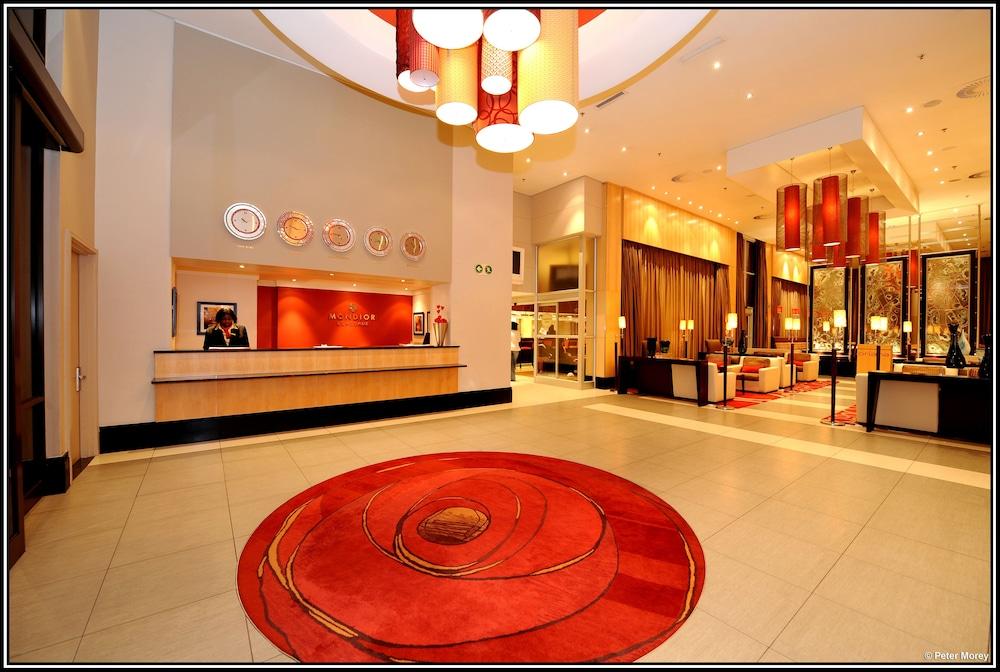 เพียร์มอนต์ มนดัวร์ แอท เอ็มเพอเรอร์ พาเลซ โยฮันเนสเบิร์ก Hotel เคมป์ตัน พาร์ค ภายนอก รูปภาพ