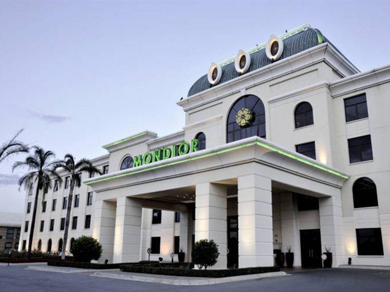 เพียร์มอนต์ มนดัวร์ แอท เอ็มเพอเรอร์ พาเลซ โยฮันเนสเบิร์ก Hotel เคมป์ตัน พาร์ค ภายนอก รูปภาพ