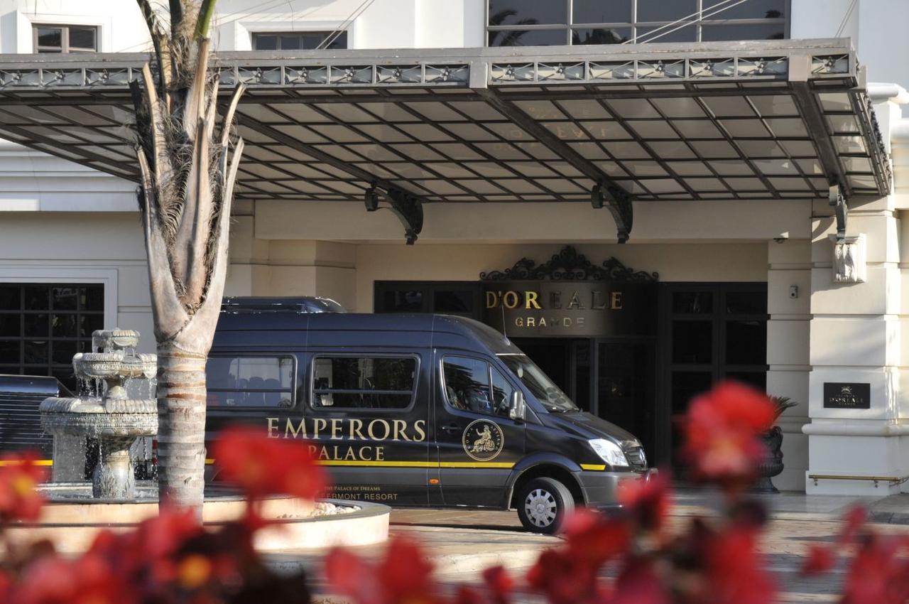 เพียร์มอนต์ มนดัวร์ แอท เอ็มเพอเรอร์ พาเลซ โยฮันเนสเบิร์ก Hotel เคมป์ตัน พาร์ค ภายนอก รูปภาพ